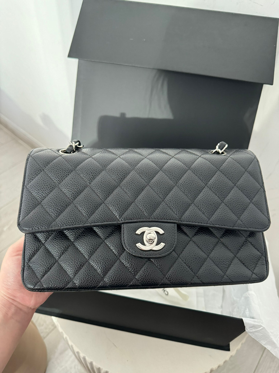 Chanel classic medium black shw