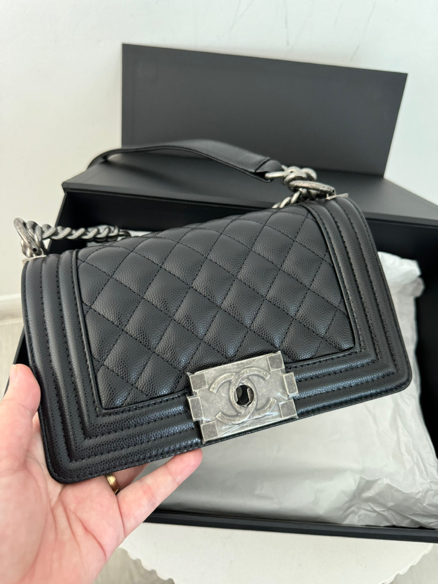 Chanel boy small black rthw