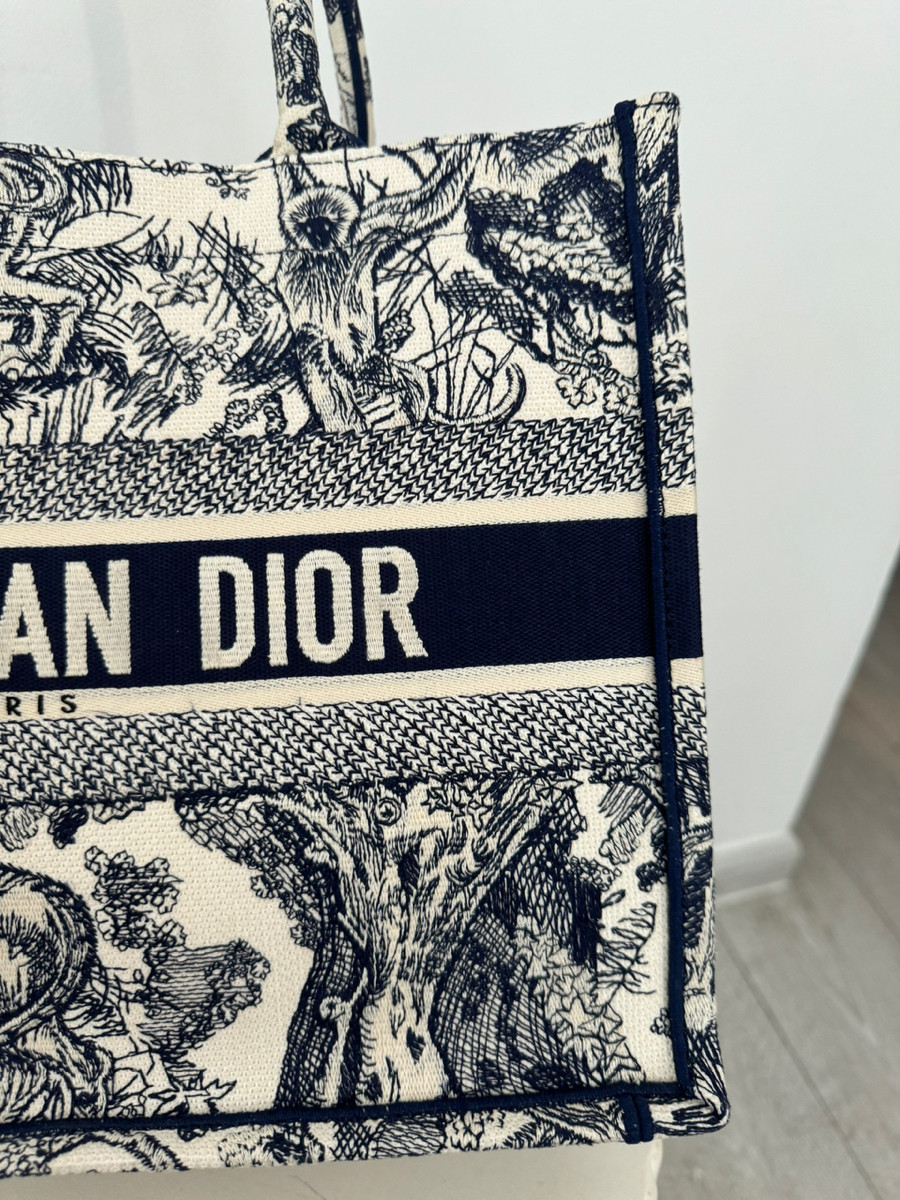 Dior book tote medium