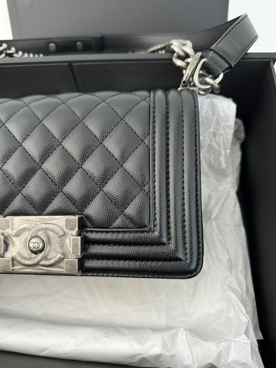 Chanel boy small black rthw