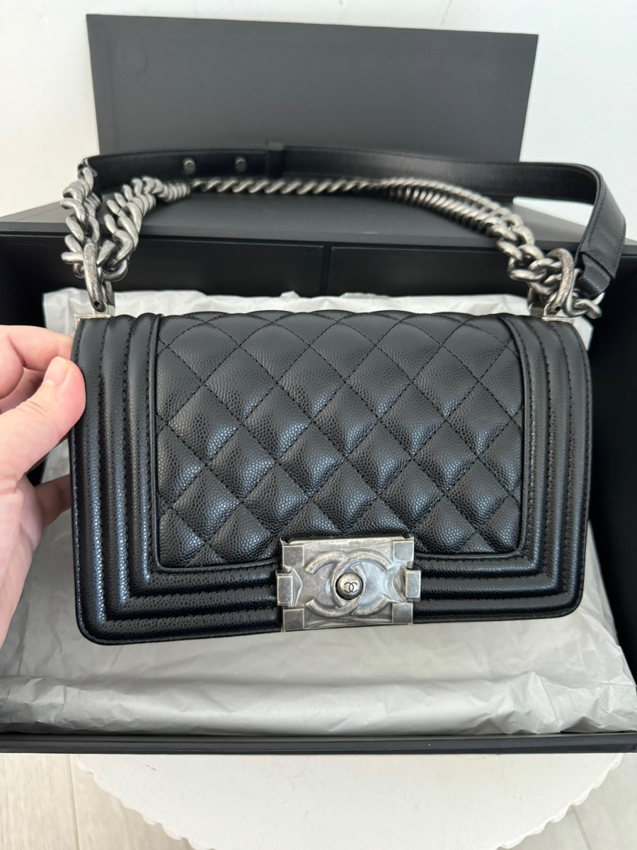 Chanel boy small black rthw