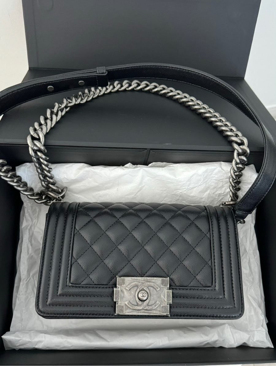 Chanel boy small black rthw