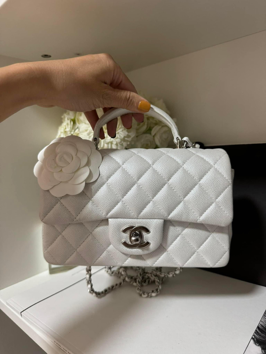 Chanel Mini8 Handle Pearly White