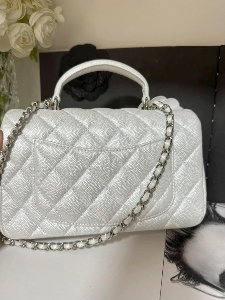 Chanel Mini8 Handle Pearly White