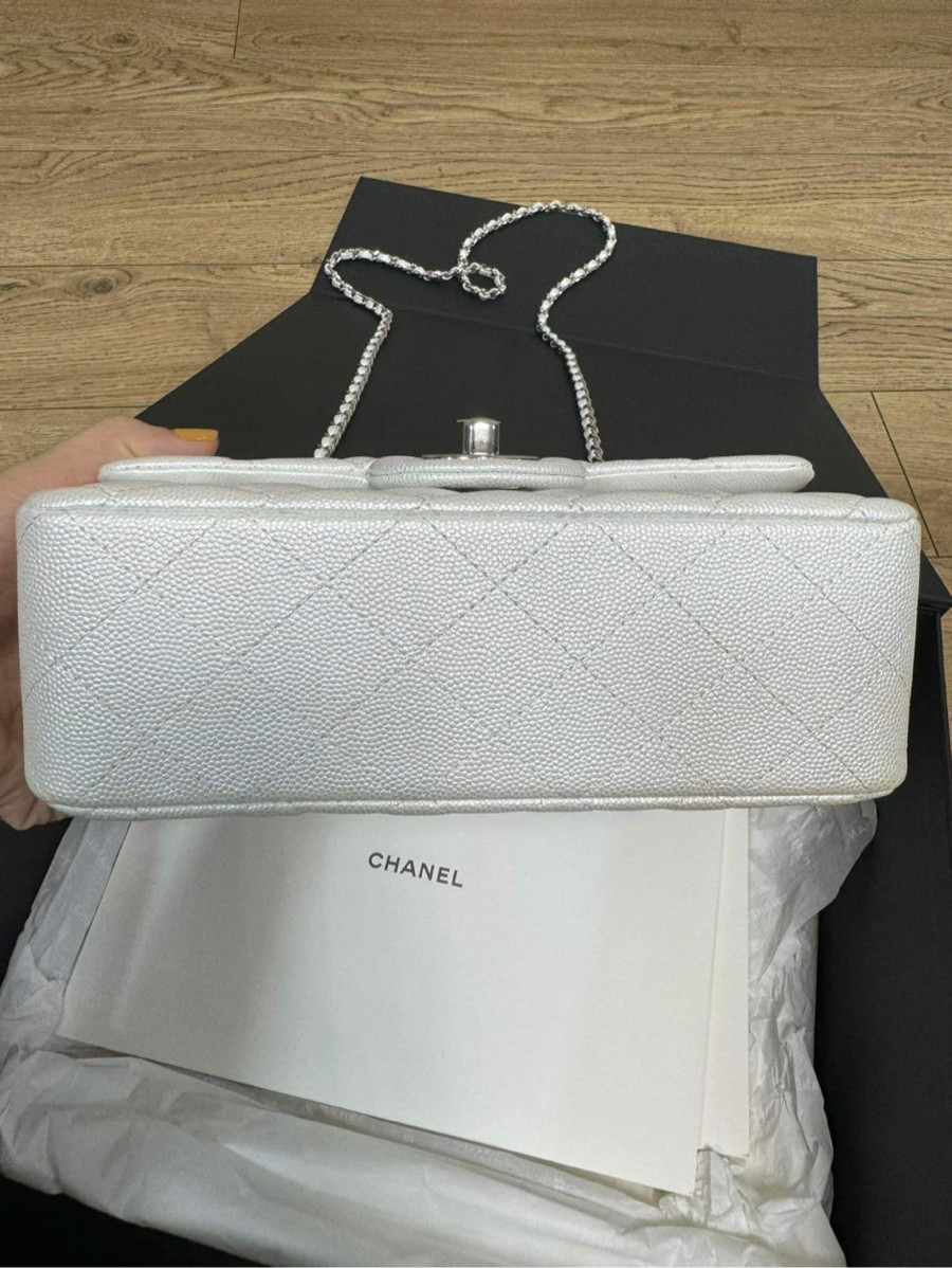 Chanel Mini8 Handle Pearly White