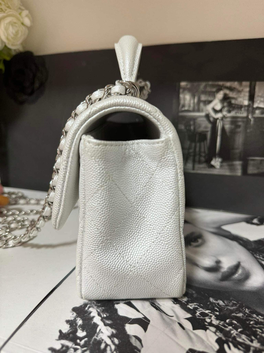 Chanel Mini8 Handle Pearly White