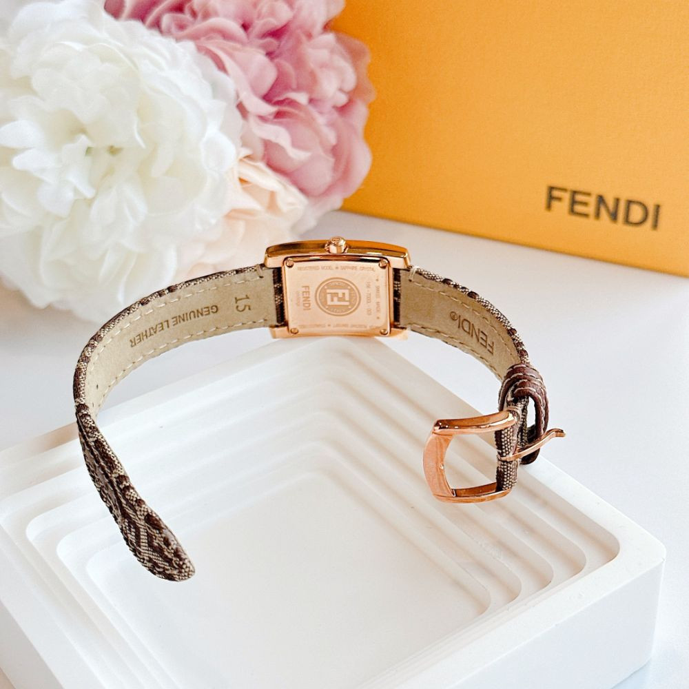 Đồng hồ Fendi kim cương dây logo Case 23.5mm*21mm