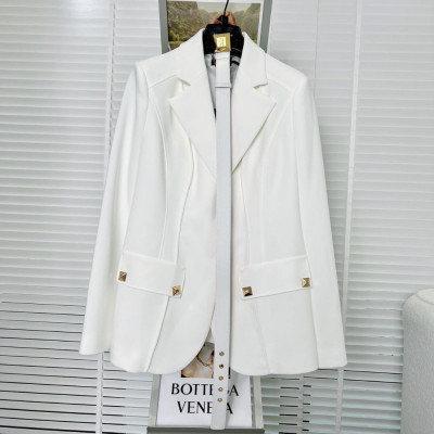 Áo blazer Franchi trắng kèm belt