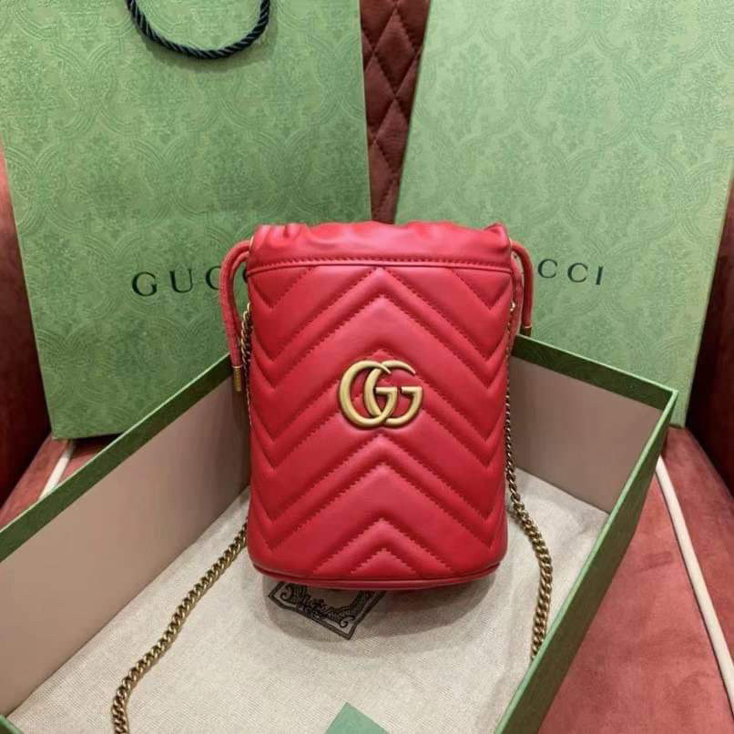 Túi Gucci bucket đỏ sang chảnh ✨