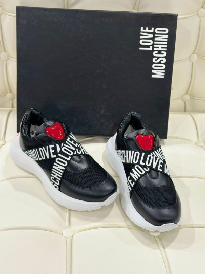 Giày Love Moschino snk đen quai chữ