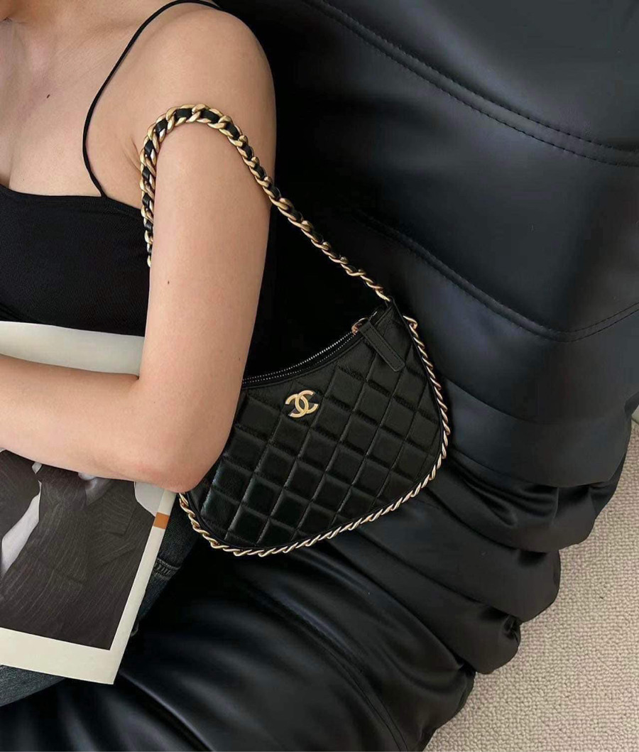 Kẹp nách Chanel 23B