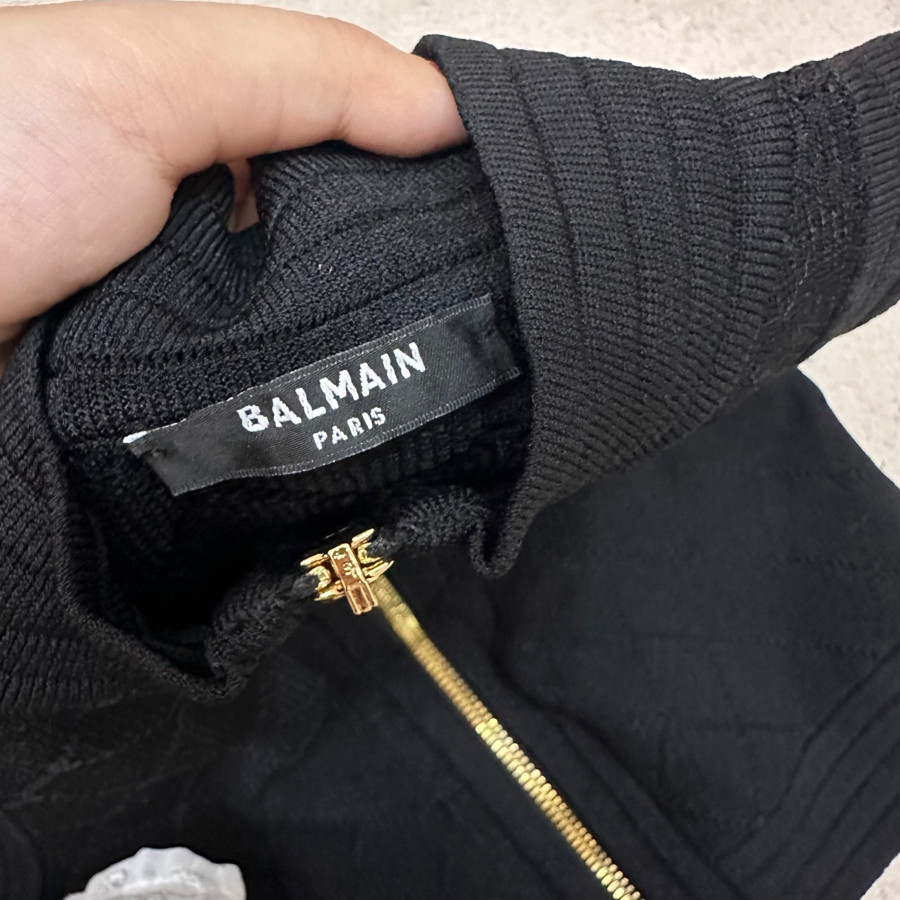 Set chân váy + áo Balmain