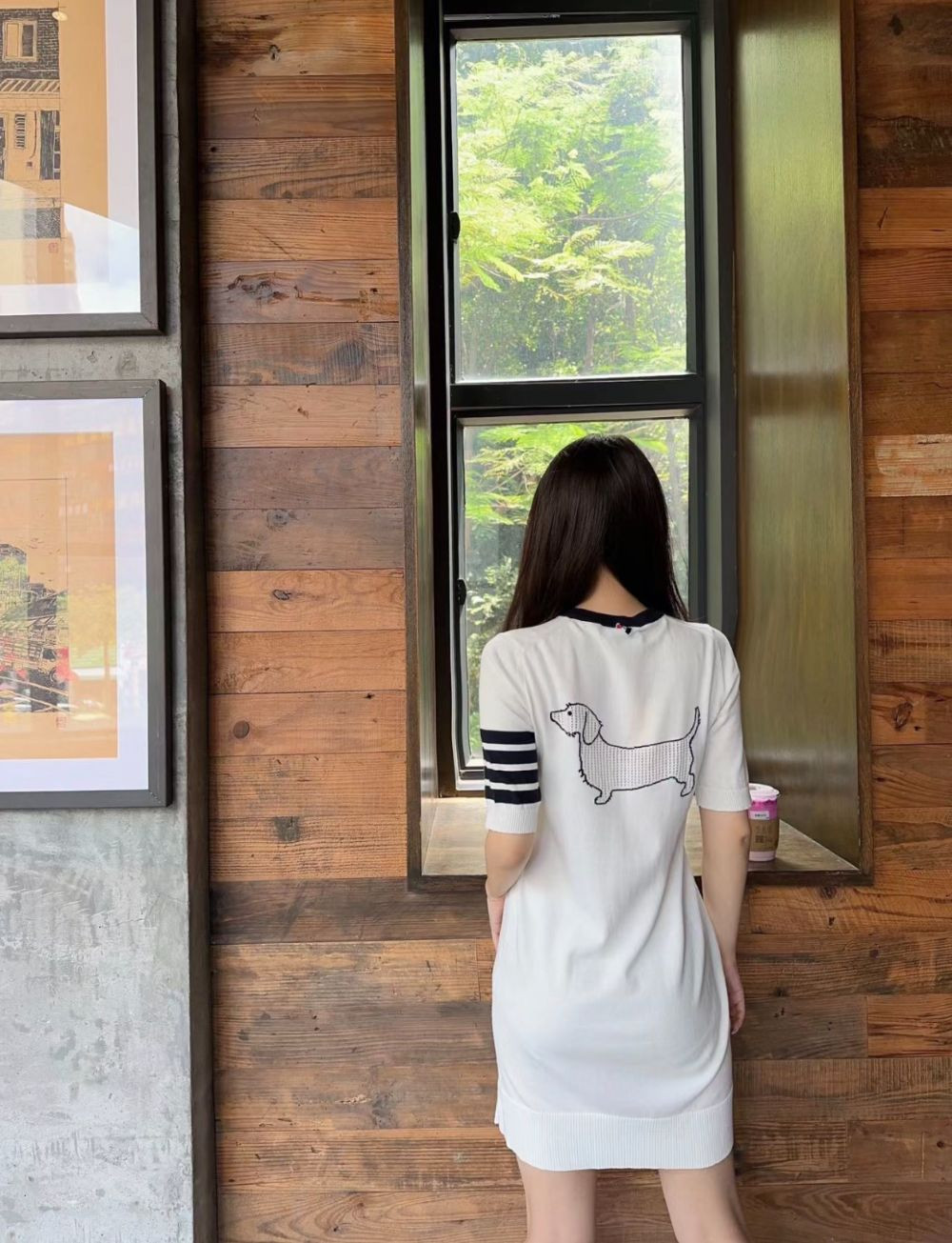 Váy Thom Browne len cộc tay, logo sau lưng