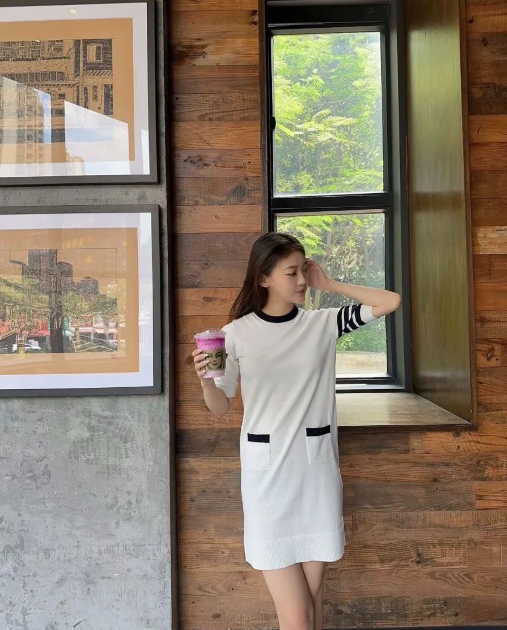 Váy Thom Browne len cộc tay, logo sau lưng