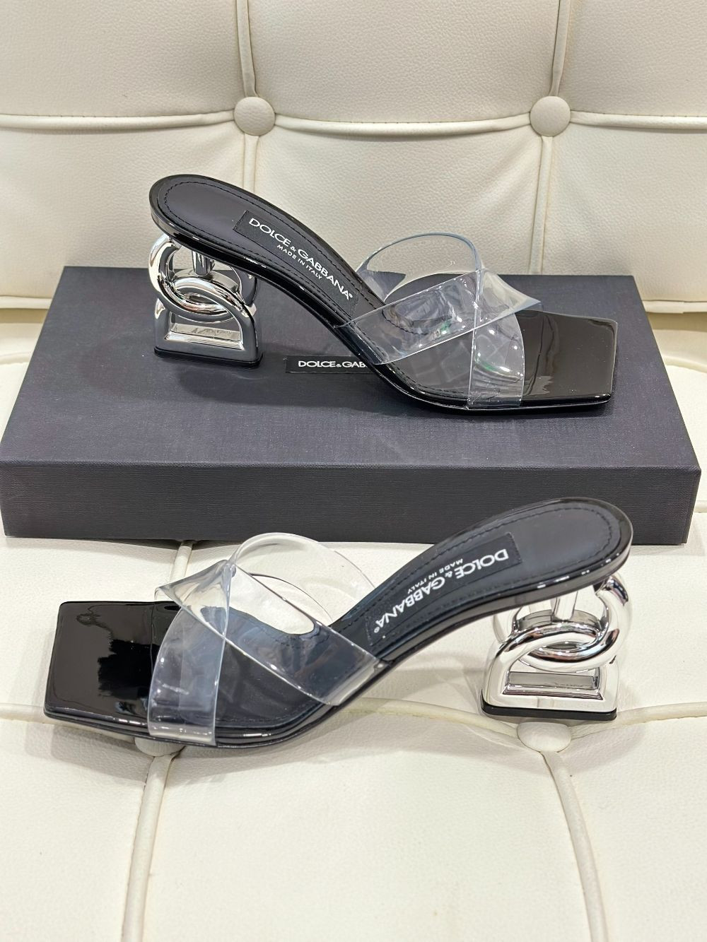 Guốc Dolce & Gabbana quai trong gót bạc, cao 9cm
