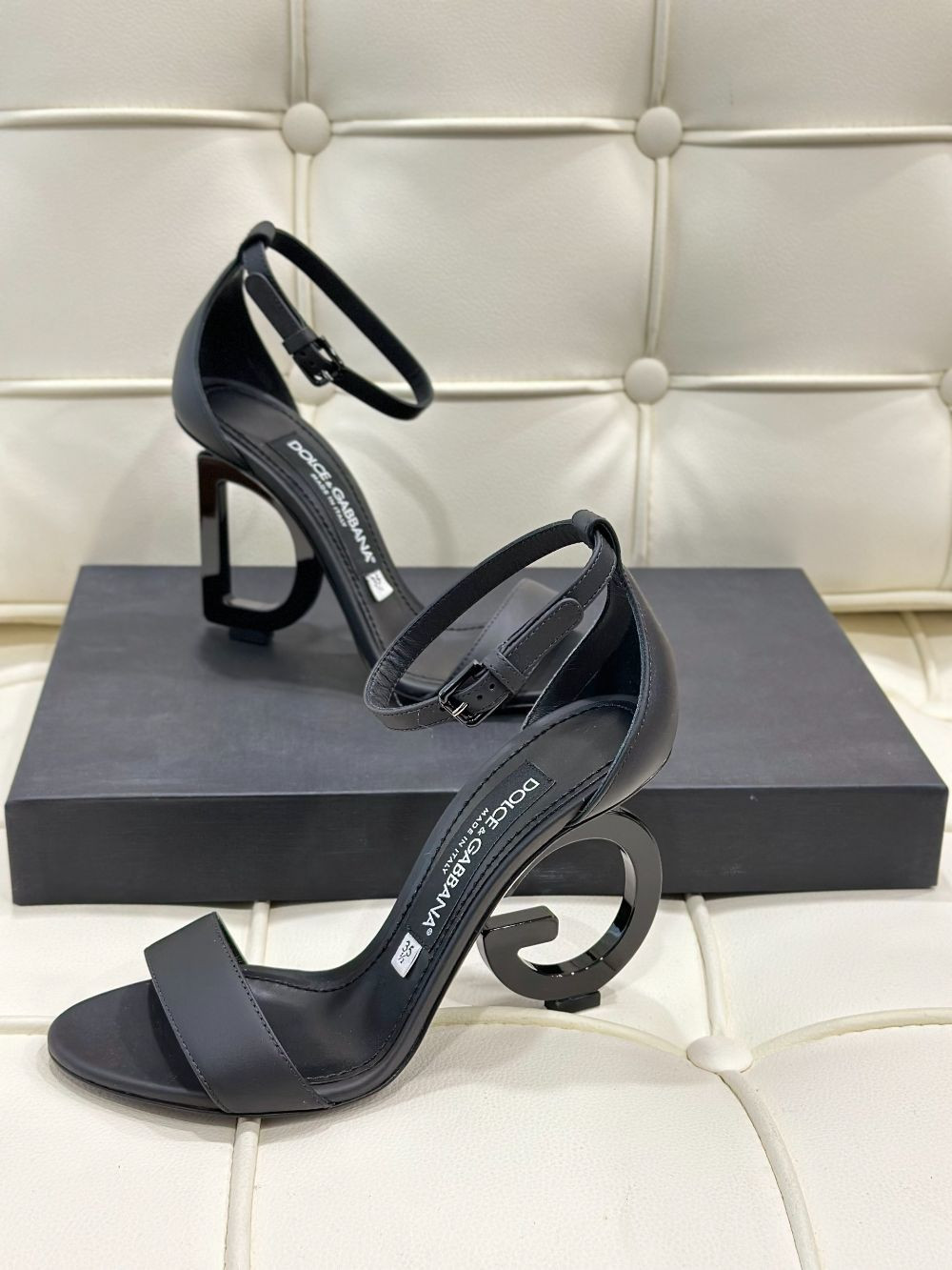 Guốc Dolce & Gabbana đen gót chữ DG đen cao 11cm