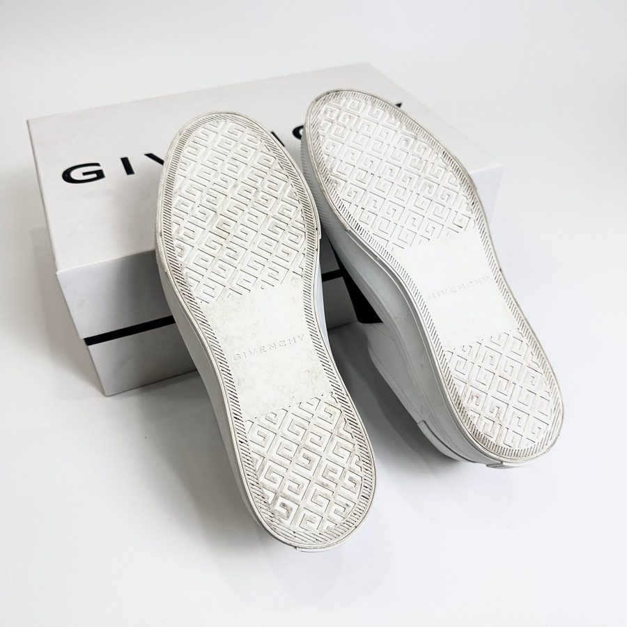 Slip on Givenchy sz 41