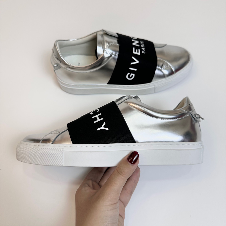 Slip on Givenchy bạc