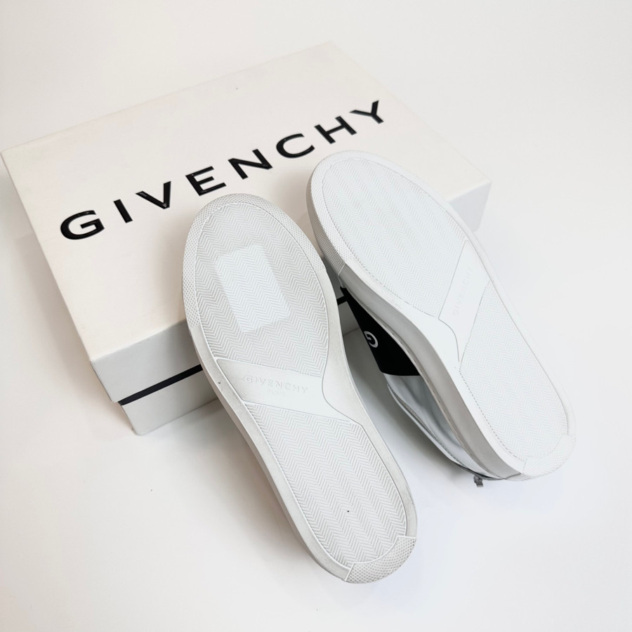 Slip on Givenchy bạc