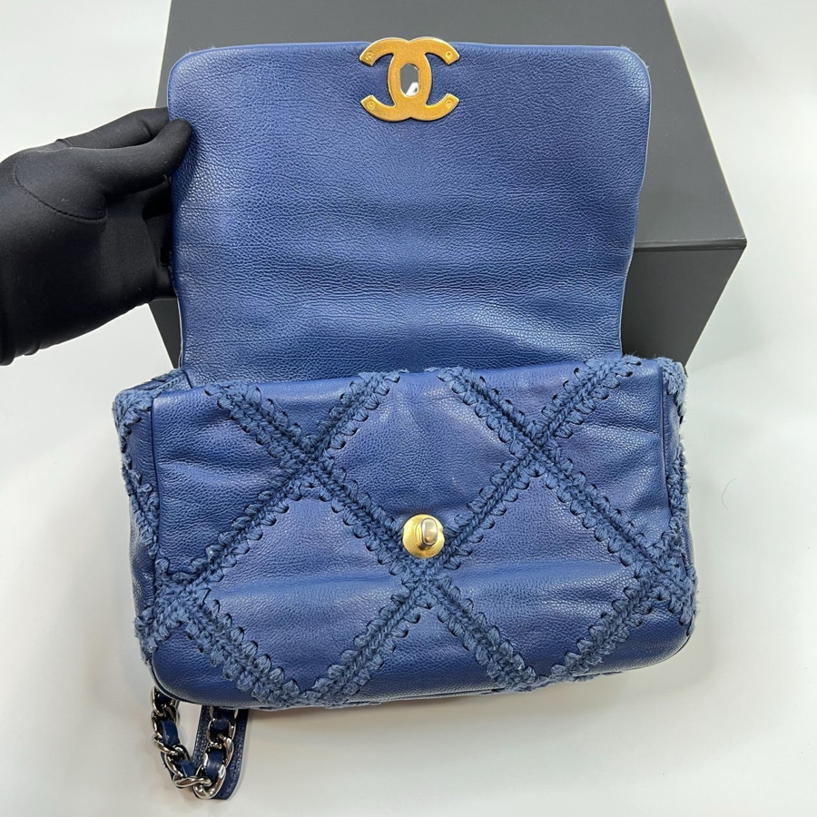 Chanel c19