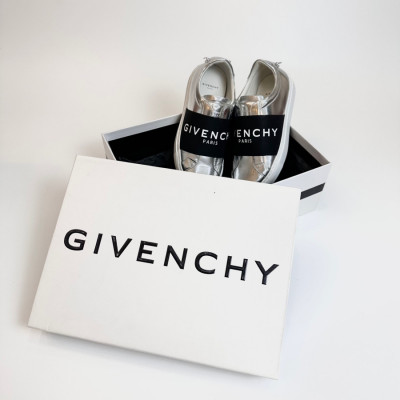 Slip on Givenchy bạc