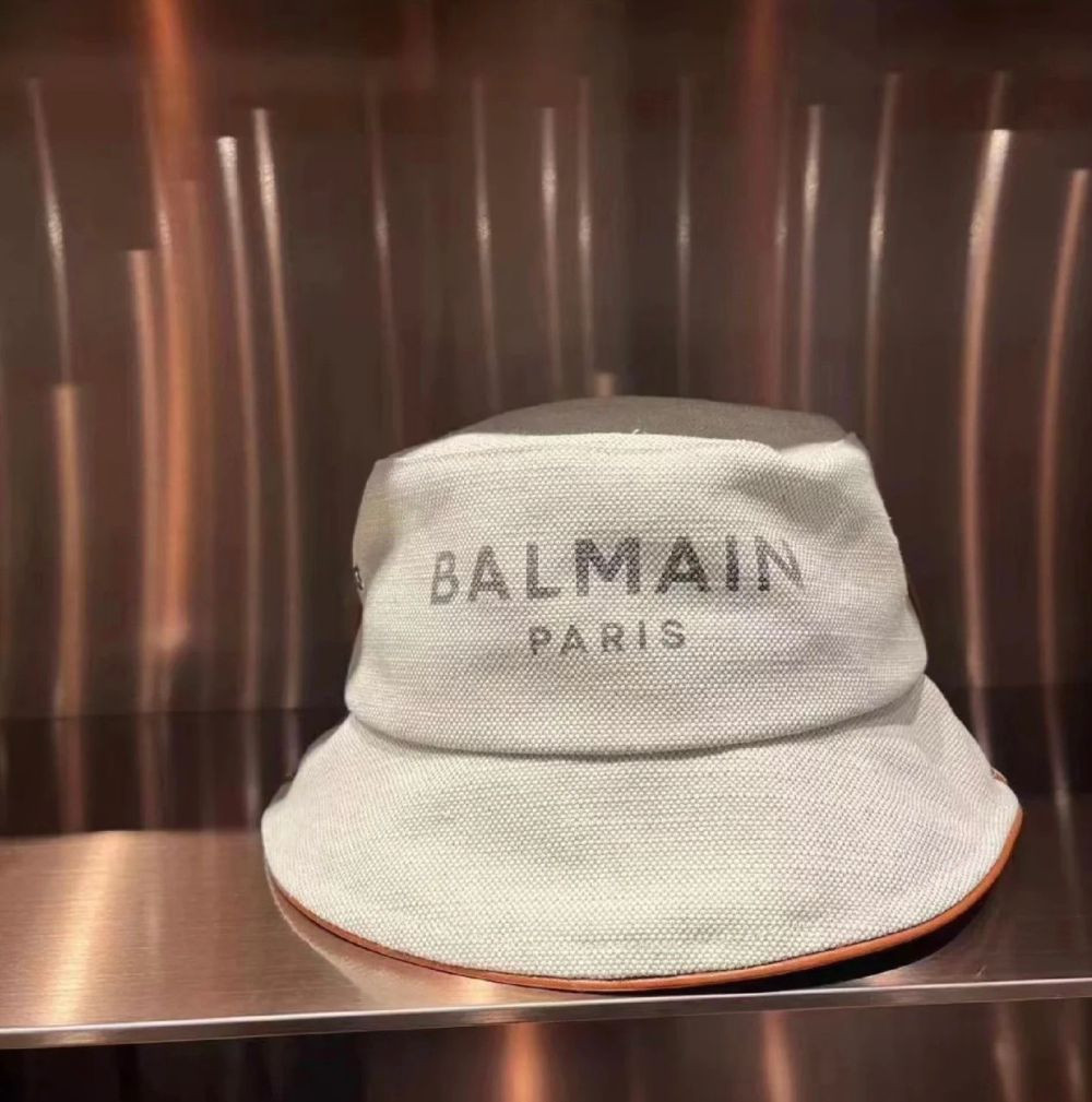 Mũ Balmain be viền nâu