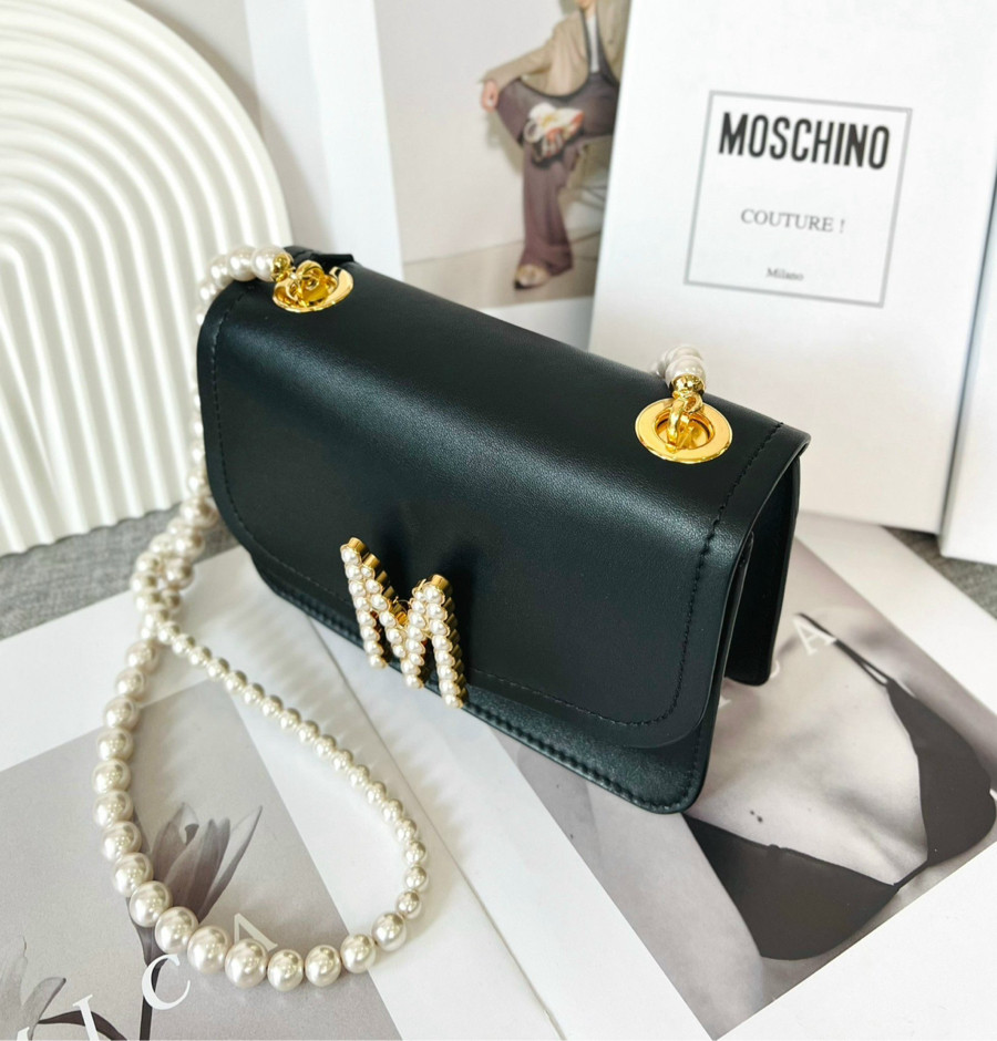 Túi Moschino ngọc trai siêu xinh 💫