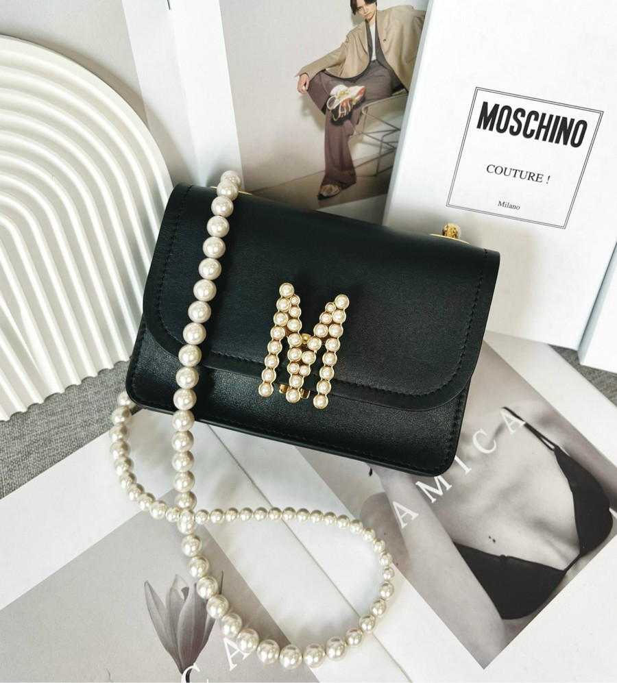 Túi Moschino ngọc trai siêu xinh 💫