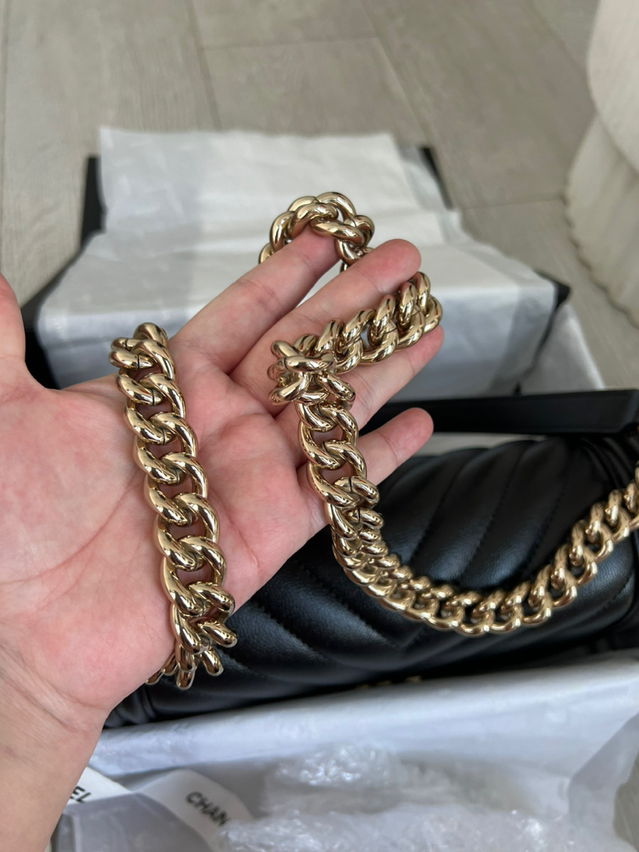 Chanel Boy Old Med Chevron Caviar Cocechip