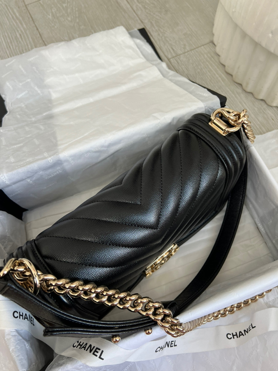 Chanel Boy Old Med Chevron Caviar Cocechip