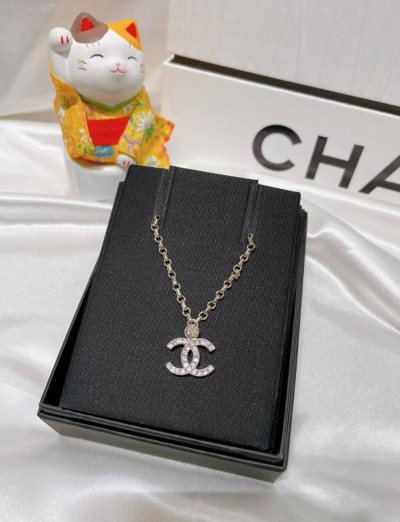Choker Chanel logo full đá sang chảnh