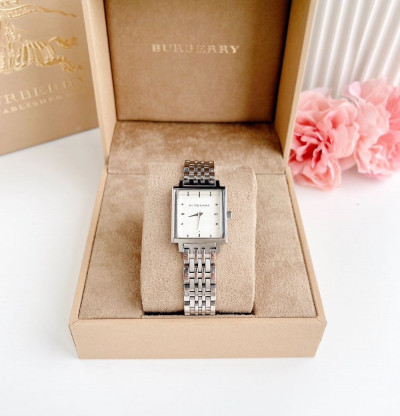 Đồng hồ Burberry Ladies Heritage Silver Wrist Watch Case 24*25mm