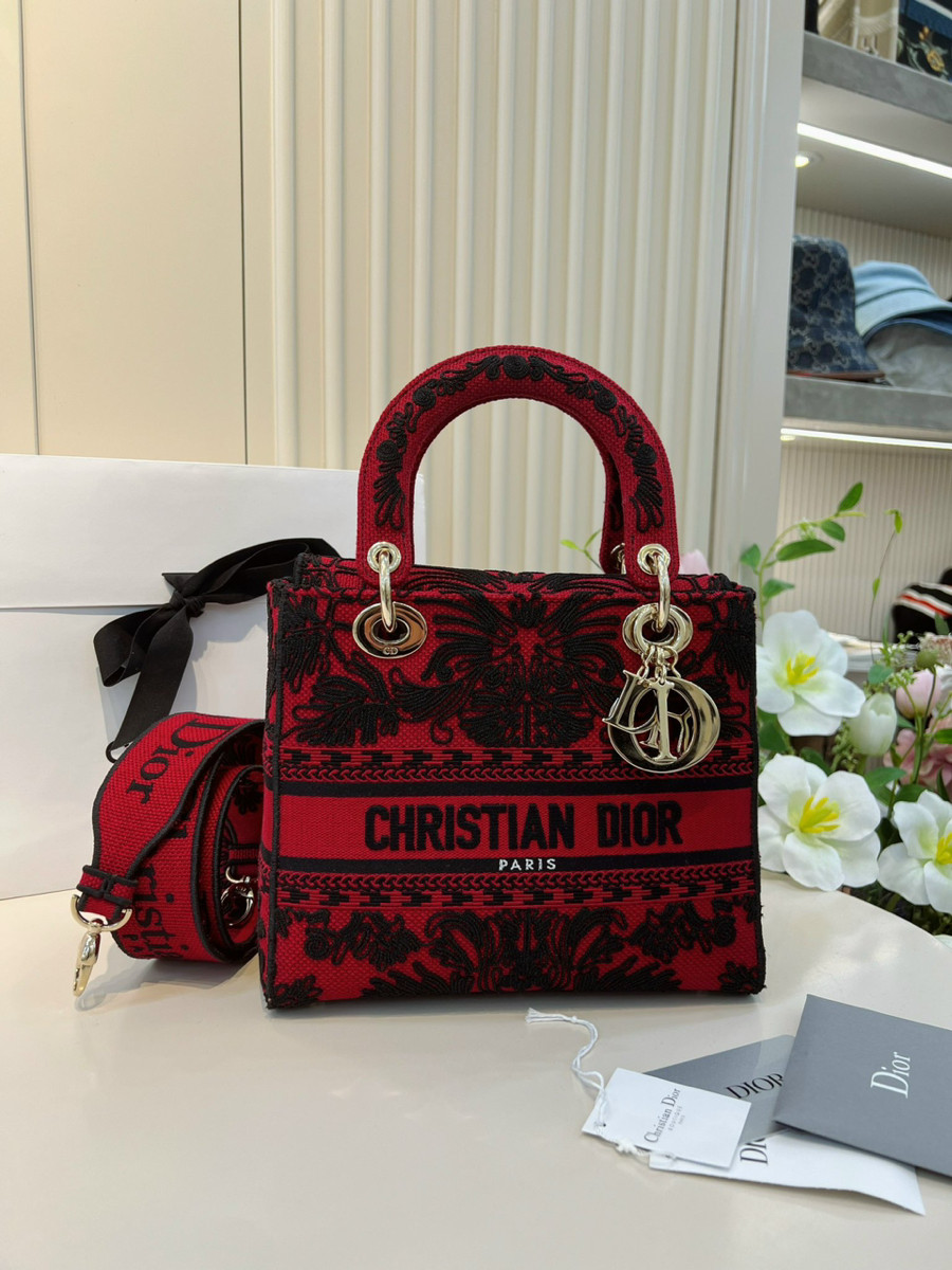 Lady Dior M