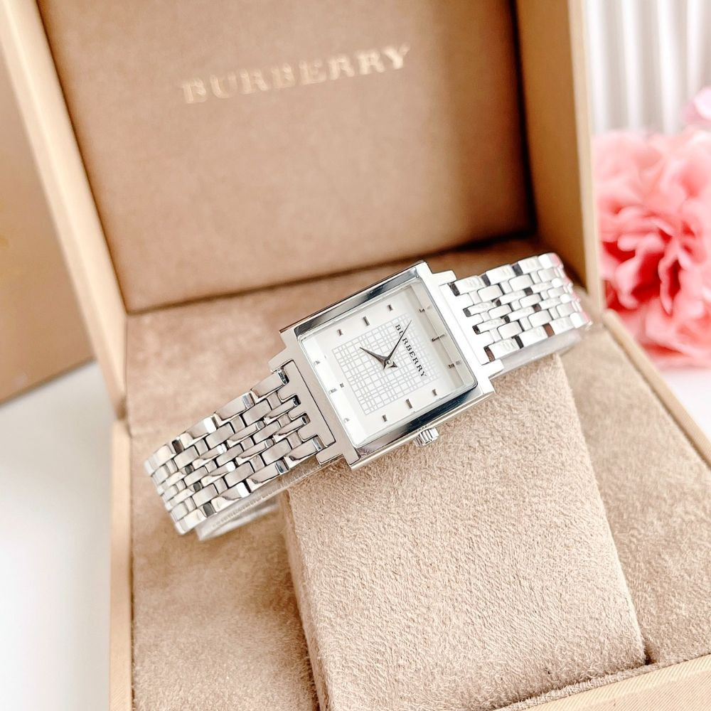 Đồng hồ Burberry Ladies Heritage Silver Wrist Watch Case 24*25mm