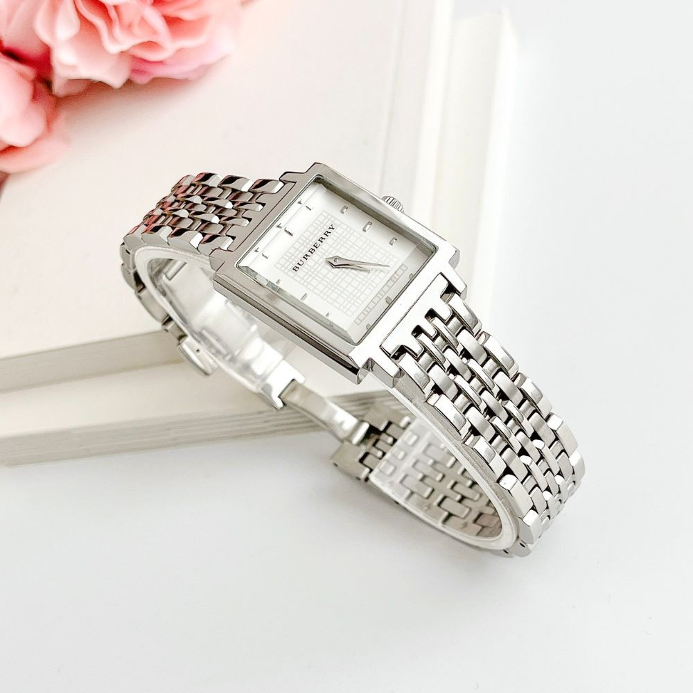 Đồng hồ Burberry Ladies Heritage Silver Wrist Watch Case 24*25mm