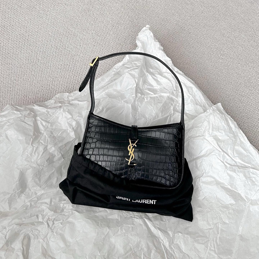 Hobo ysl đen S sz ~ 24 da croc  🥰