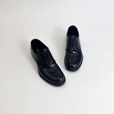 Giày tây Prada đen
