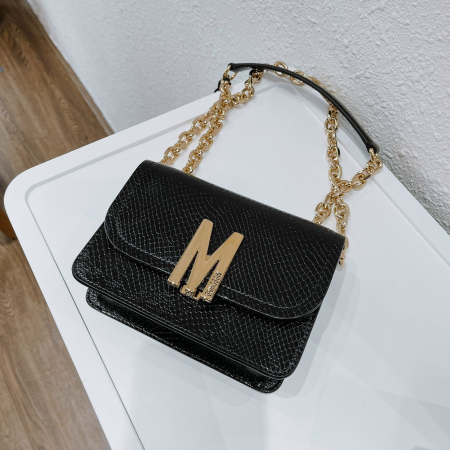Túi Moschino logo vân da rắn 🥰