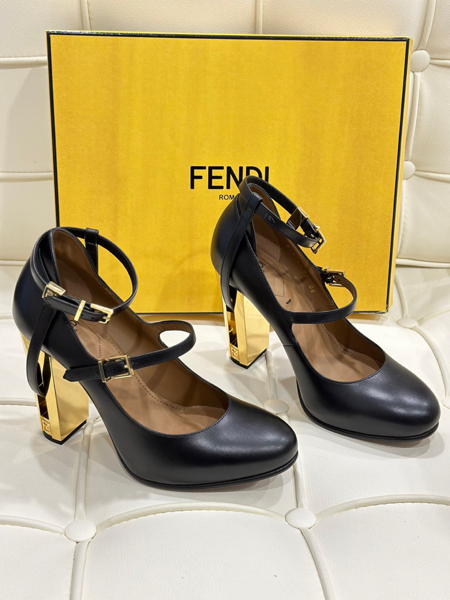 Guốc Fendi đen gót vàng, cao 10.5cm