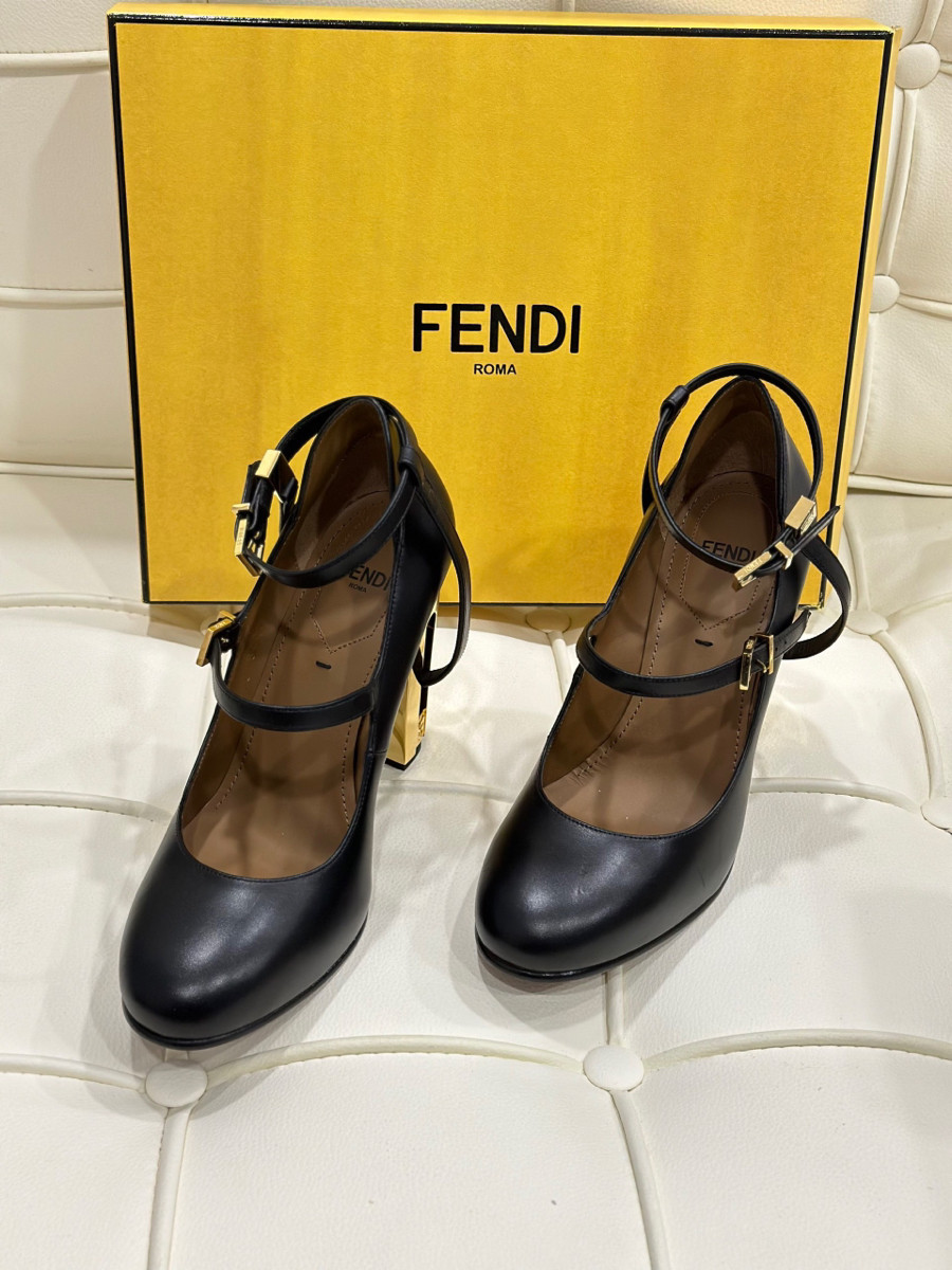 Guốc Fendi đen gót vàng, cao 10.5cm