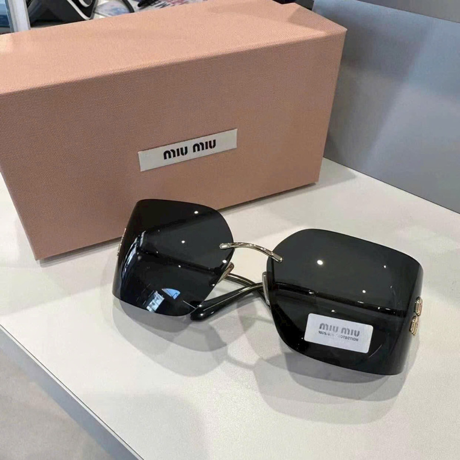 Kính râm Miumiu vintage xinh xỉu