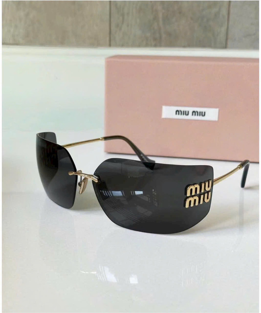 Kính râm Miumiu vintage xinh xỉu