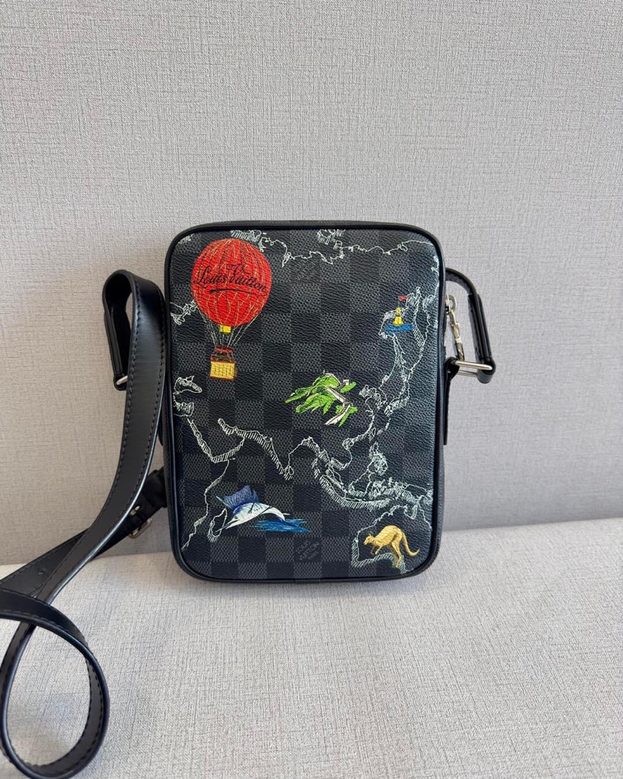 Túi LV Danube Slim Bag Limited Renaissance Map