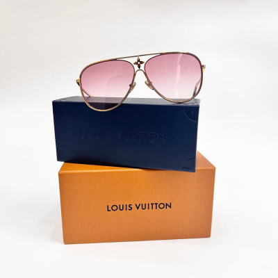 Kính Louis Vuitton hồng