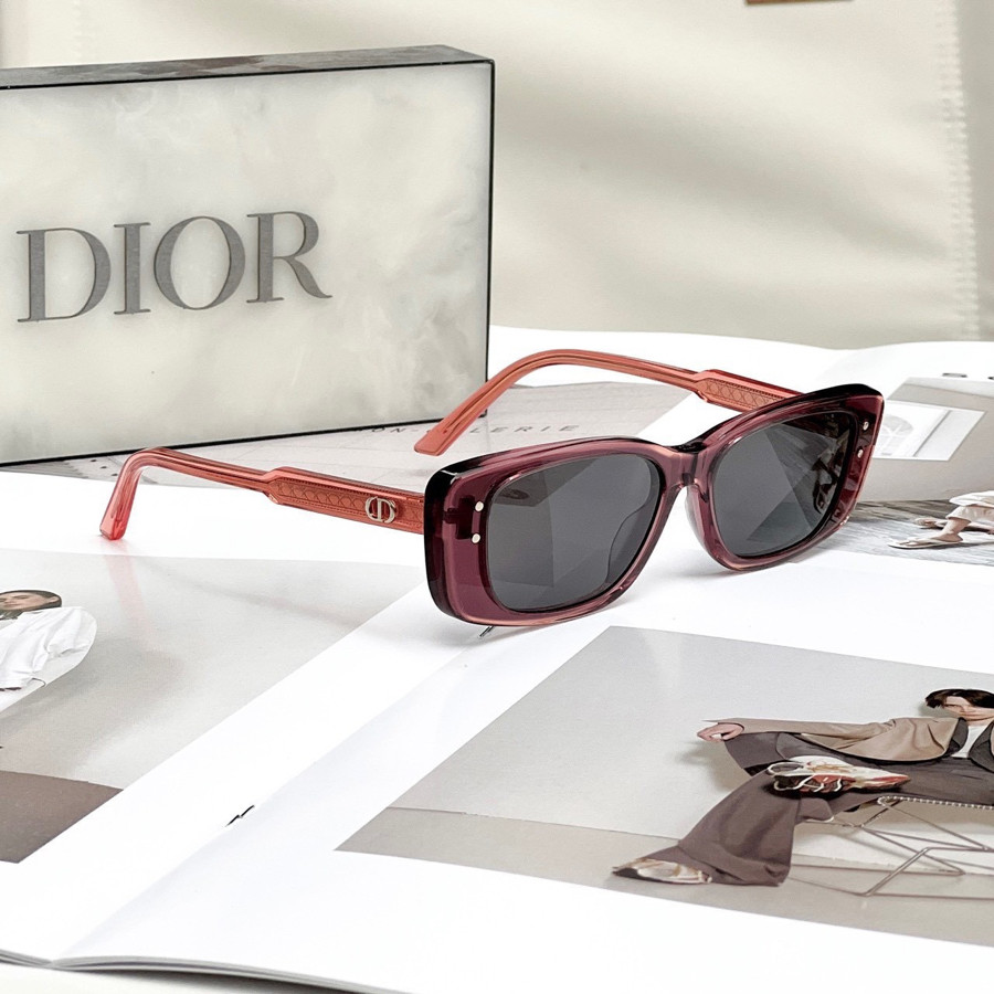 Kính râm Dior Highlight S2 siêu nhẹ, màu cực kì sang luôn ạ ✨