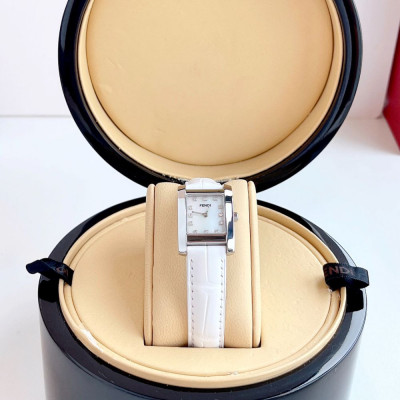 Đồng hồ Fendi Classico 7000L Case 21.5*30.7mm
