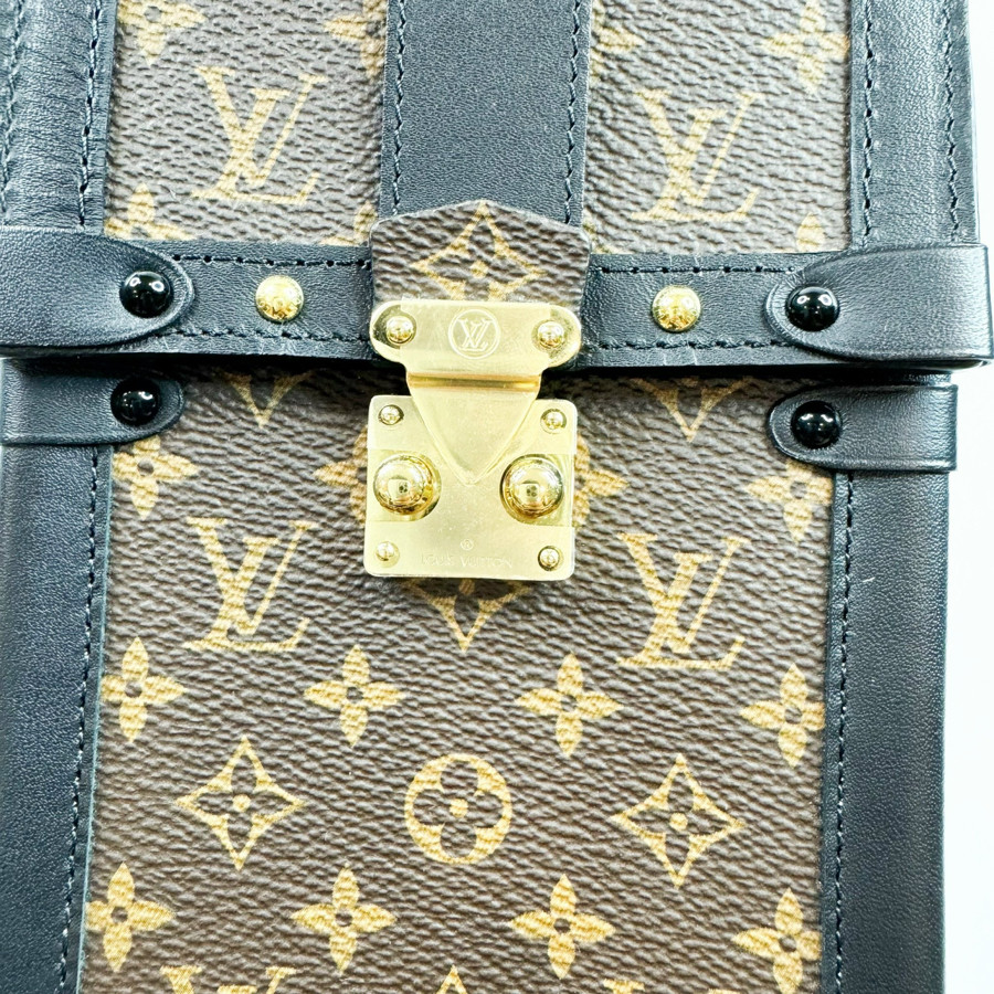 Phonebox trunk Lv