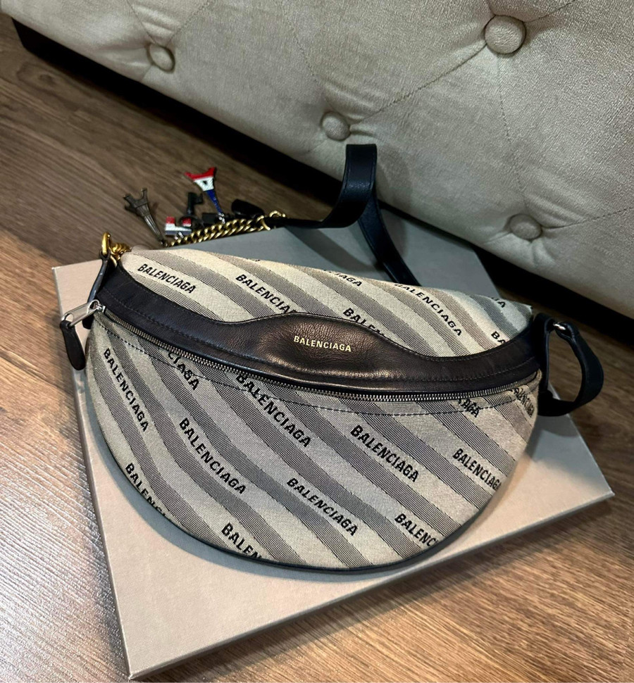 Balenciaga beltbag kèm dust