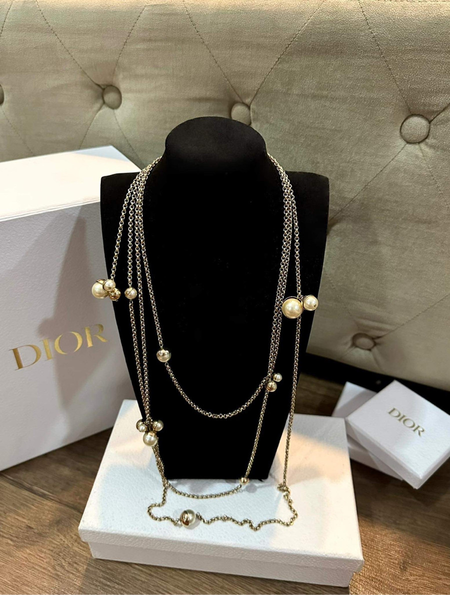 Vòng cổ Dior kèm box