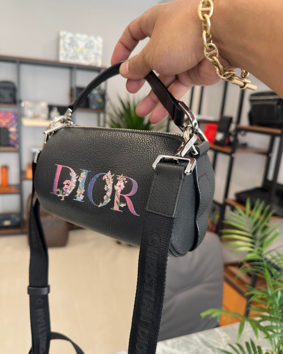 Túi Dior flower roller likenew